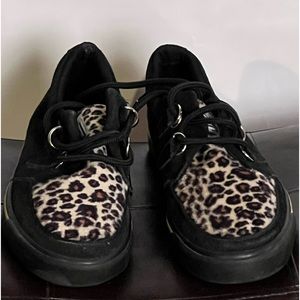 Women’s size 10 leopard TUK Black